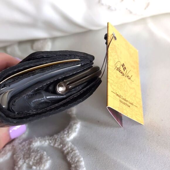 Patricia Nash Distinctive Vintage Croc Astor Wallet 🩶NWT - Picture 12 of 15